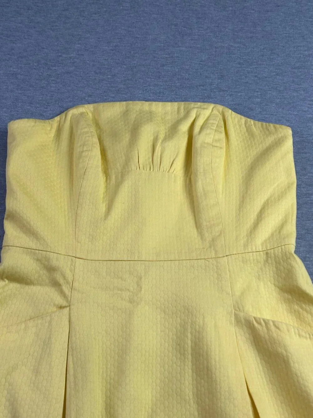 LILLY PULITZER Sz 6 Yellow w/ White Embroidered Flowers Strapless Dress Pockets - Picture 3 of 7